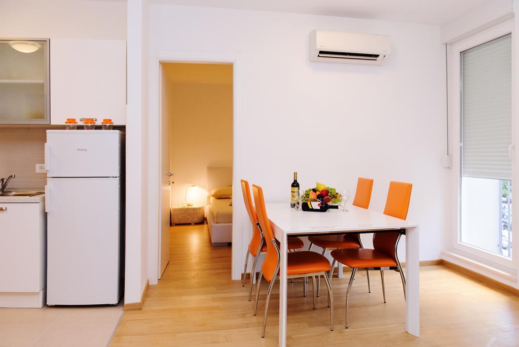 Marcela With Private Parking Appartement Split