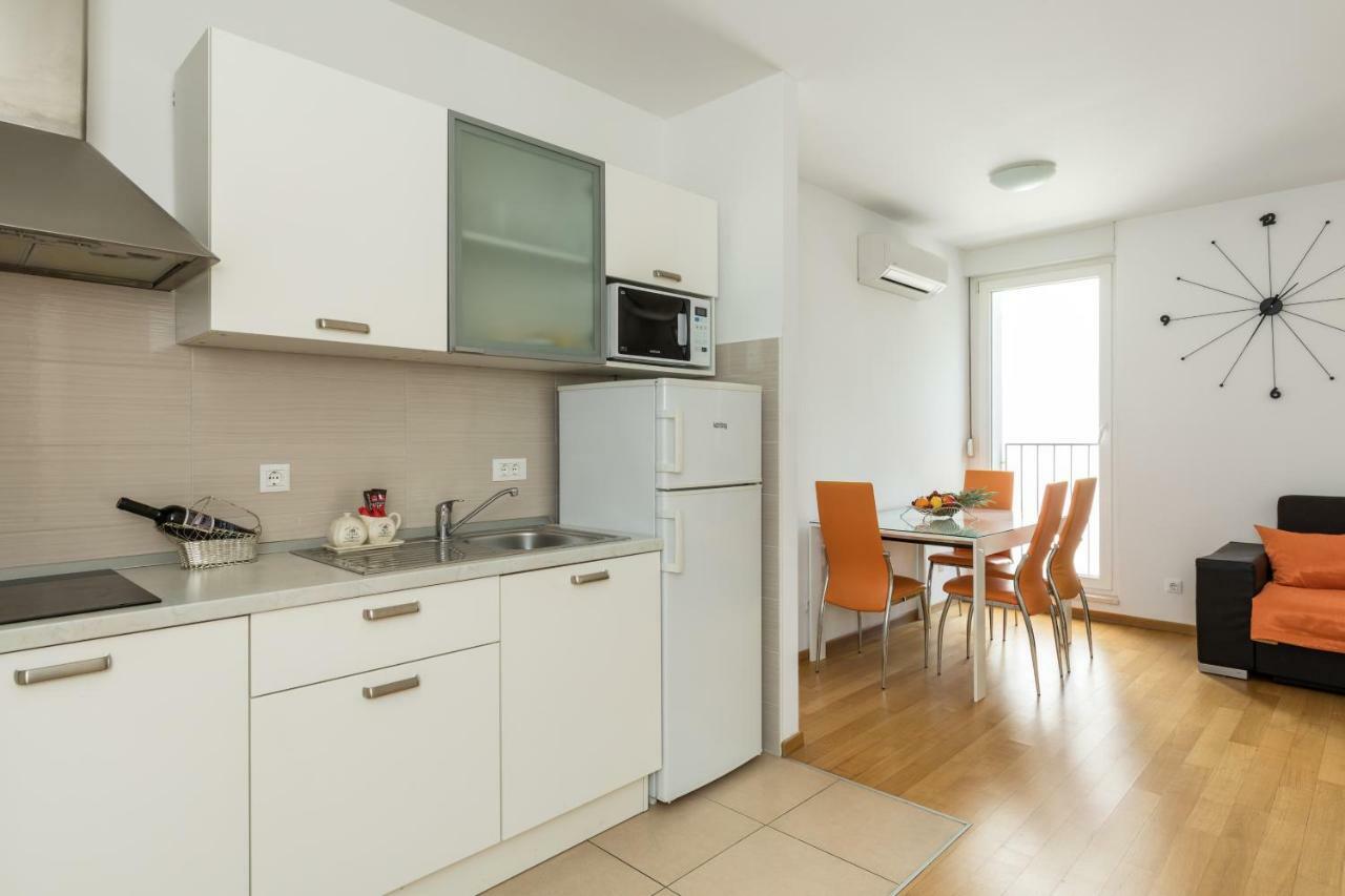 Marcela With Private Parking Appartement Split